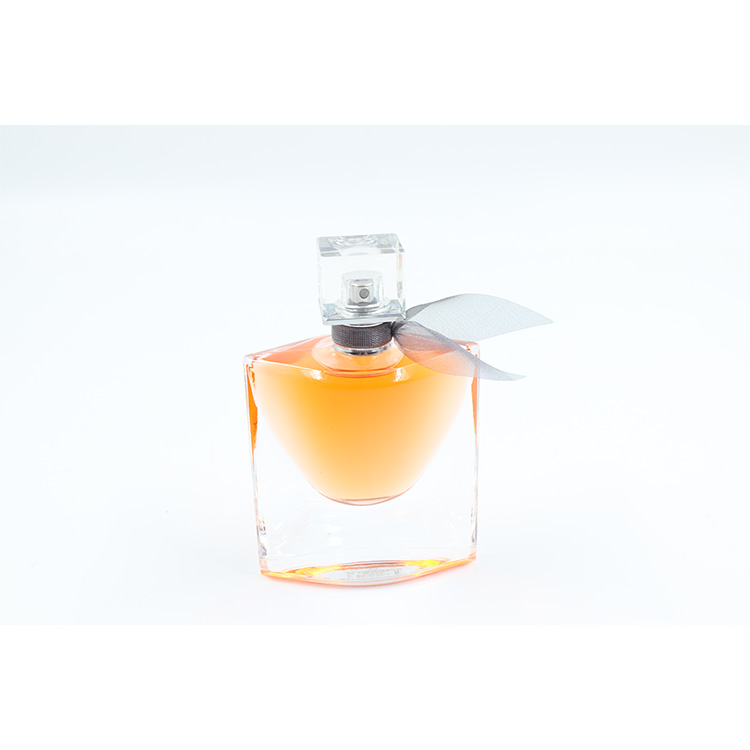Lamcome Paris La Vie Est Belle Eau De Parfum 50 ml  1.7 FL.oz  **Damaged Box