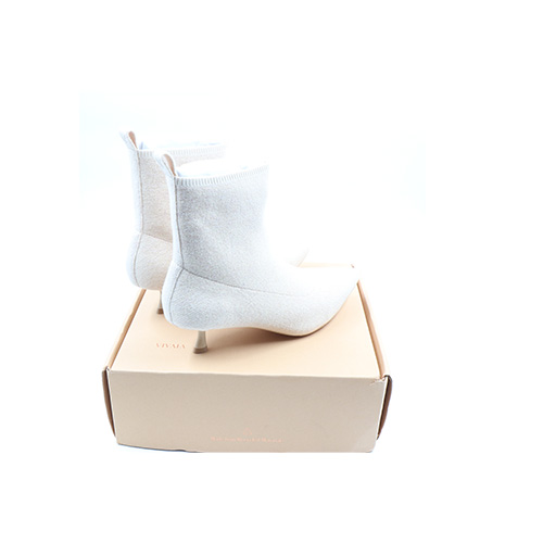 Vivaia Pointed-Toe Heeled Boots,