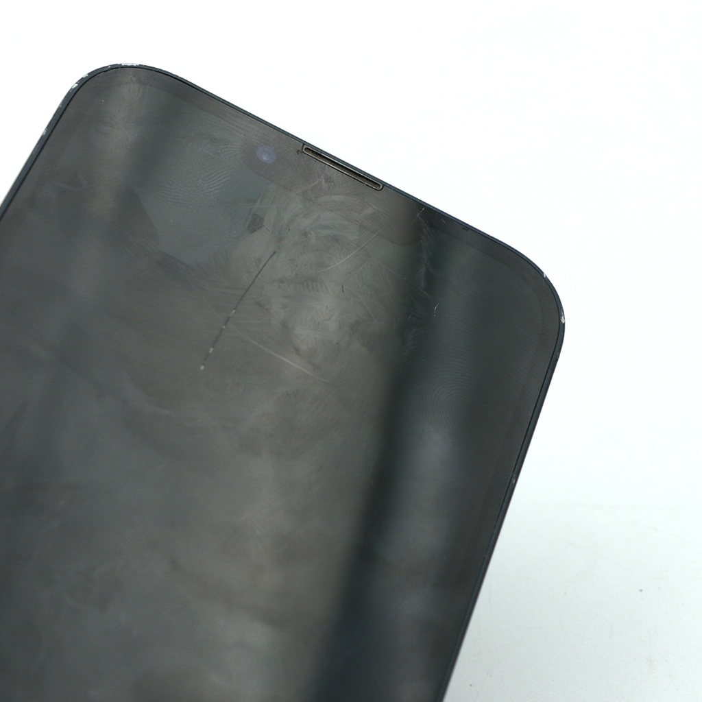 Apple iPhone 13 128 gb ** Contain A screen Crack in the middle **