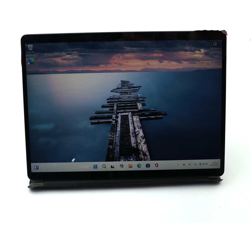 Microsoft Surface PRO X 256 gb  8gb ram SQ1 + Cover keyboard ** Keyboard Doesnt work